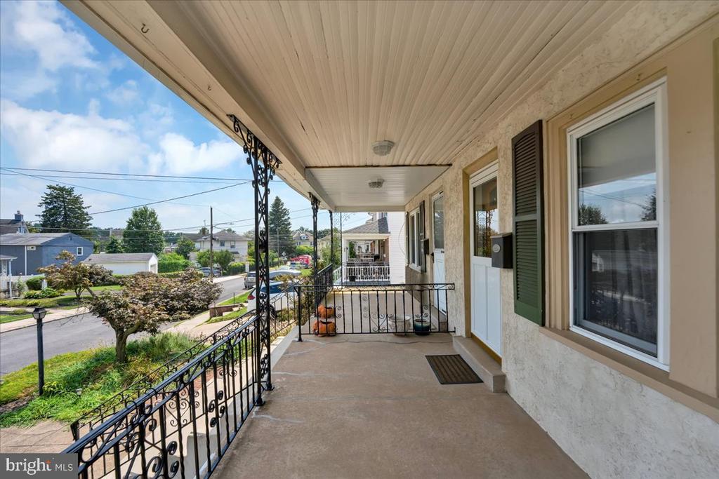 123 Greenwood Ave