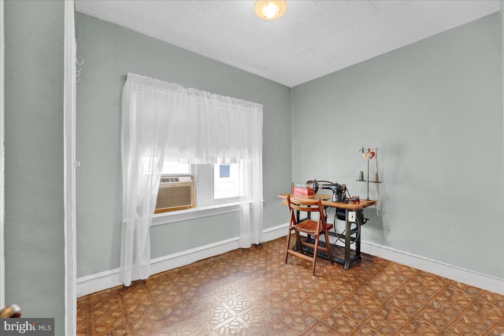 123 Greenwood Ave