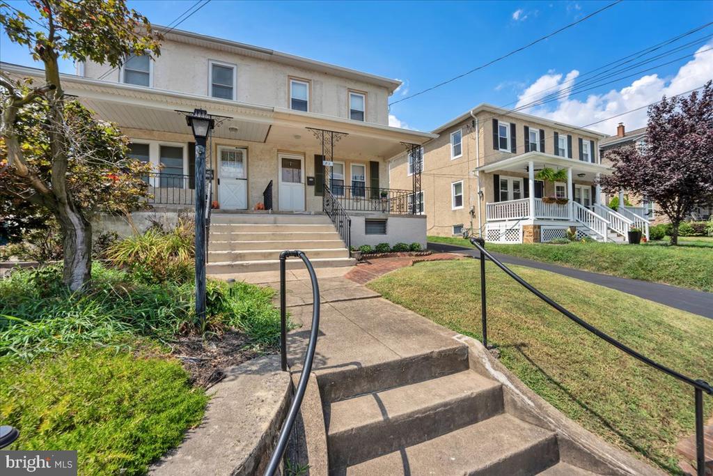 123 Greenwood Ave