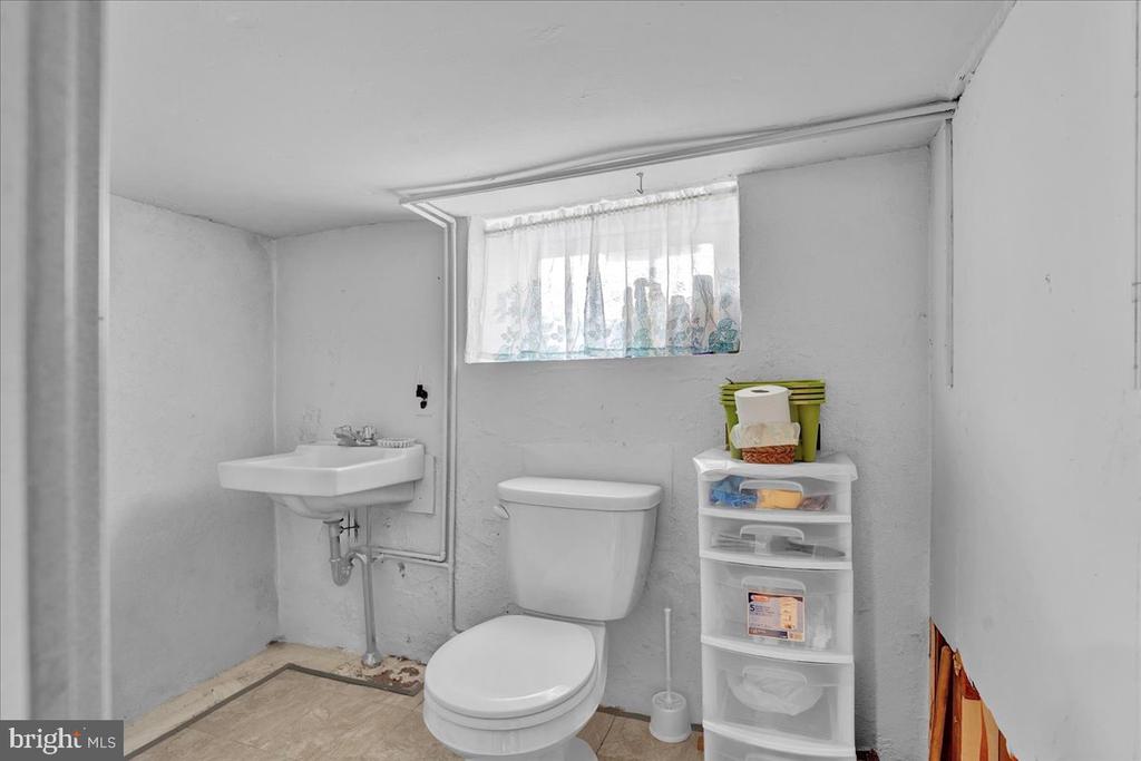 123 Greenwood Ave