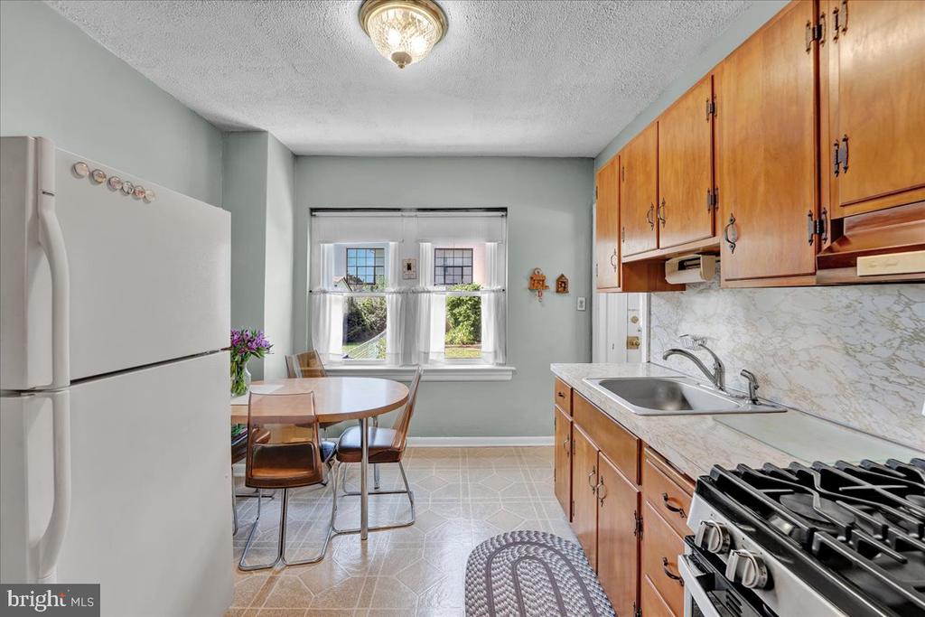 123 Greenwood Ave