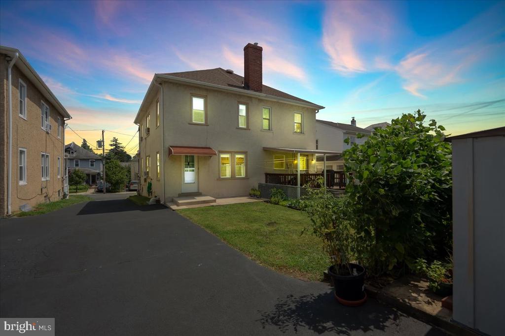 123 Greenwood Ave