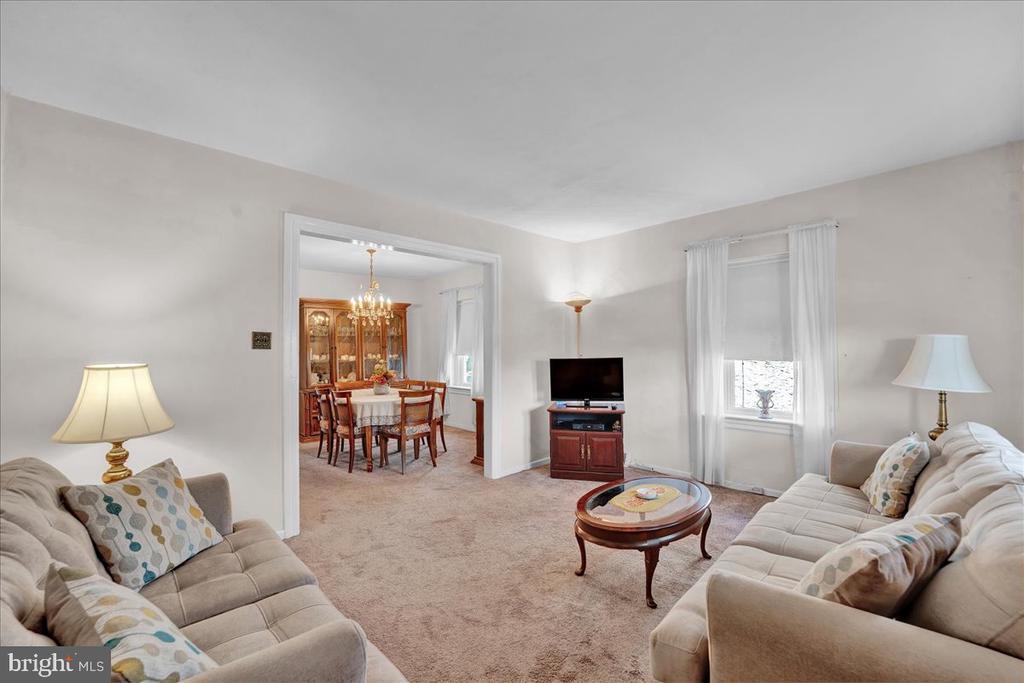 123 Greenwood Ave