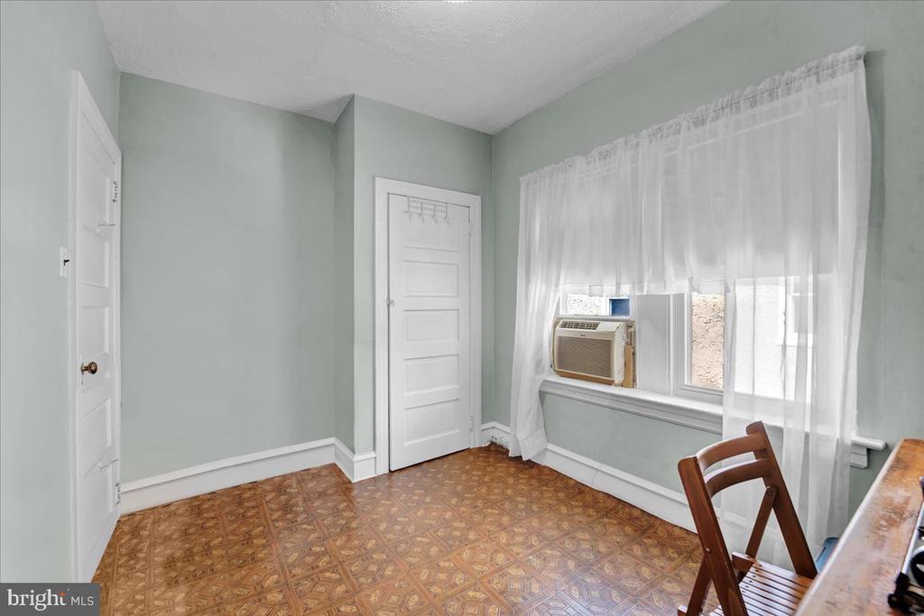 123 Greenwood Ave