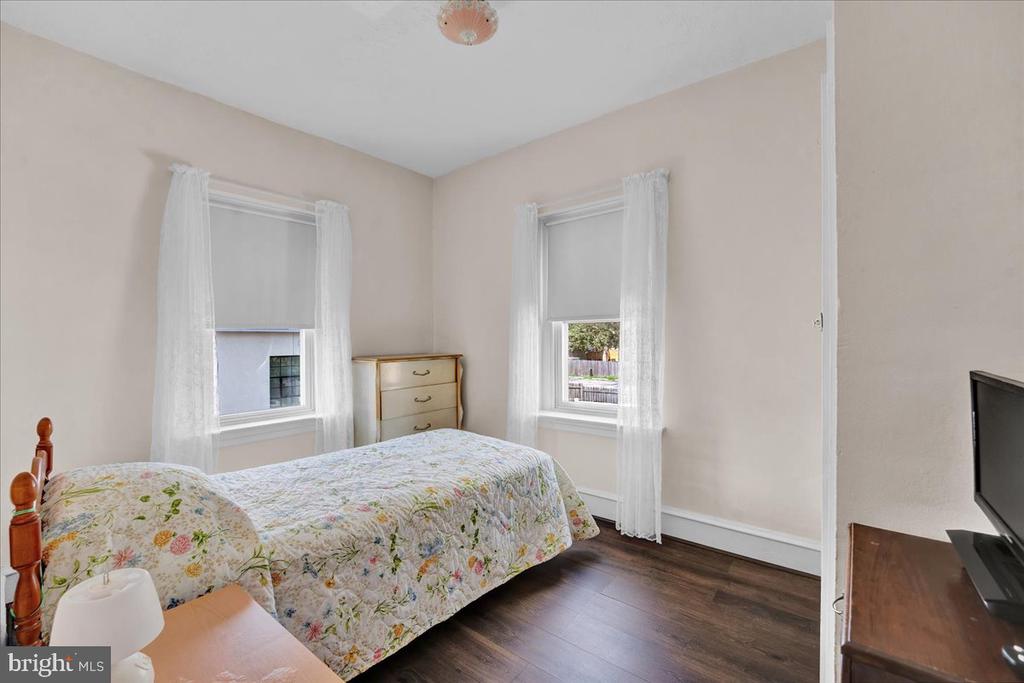 123 Greenwood Ave