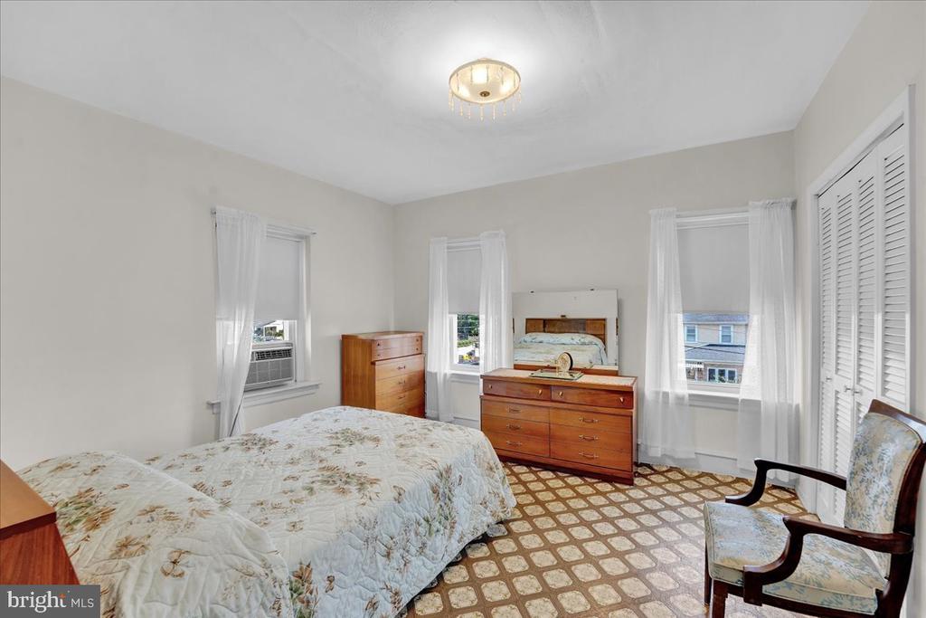 123 Greenwood Ave