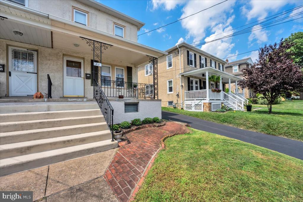 123 Greenwood Ave