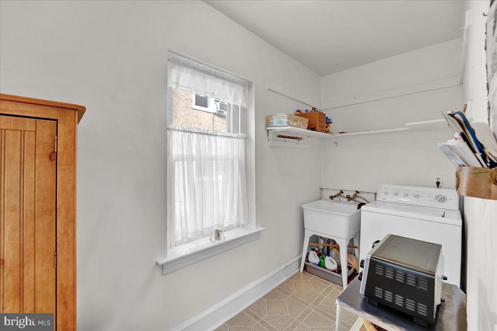 123 Greenwood Ave