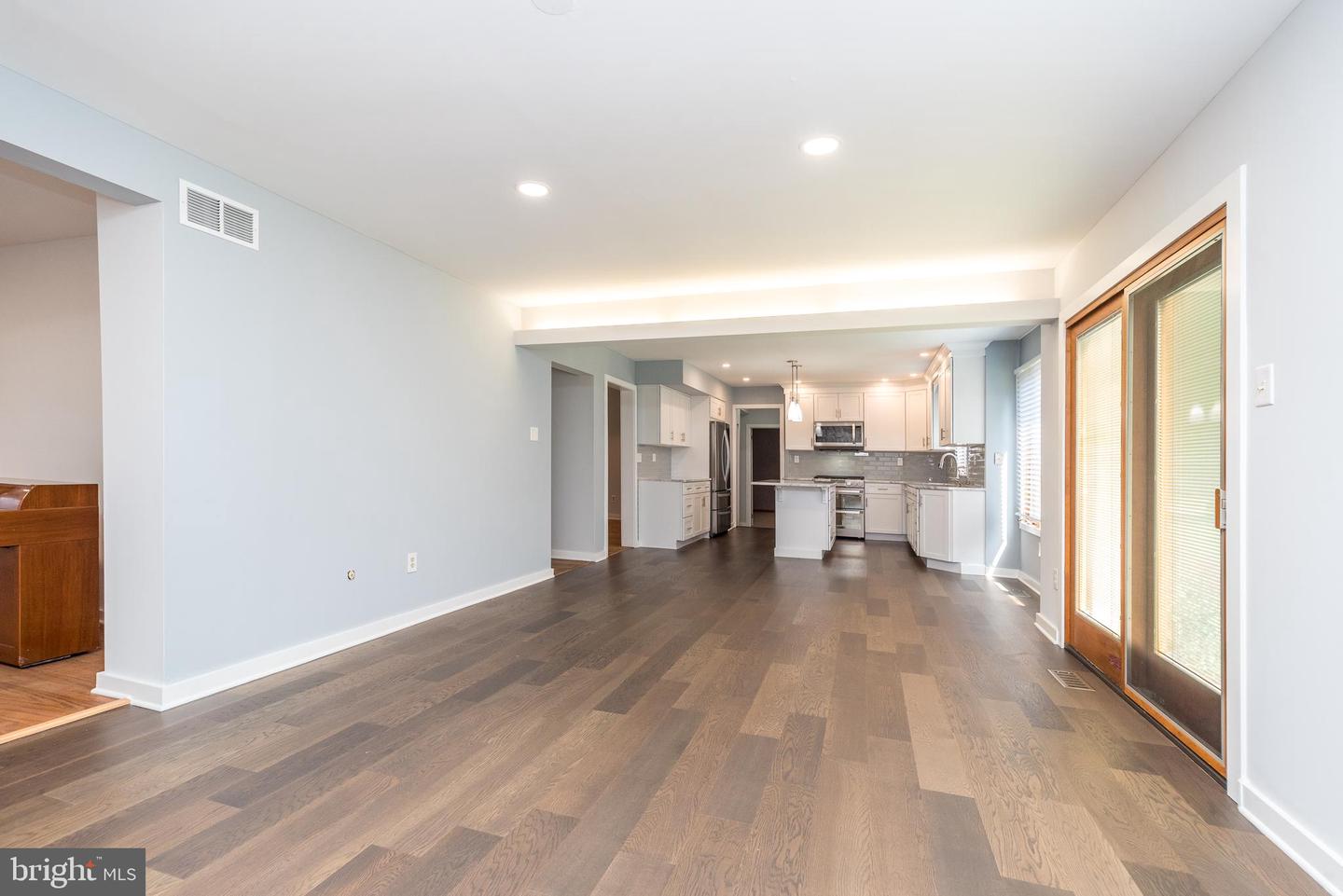 1419 Barton Dr