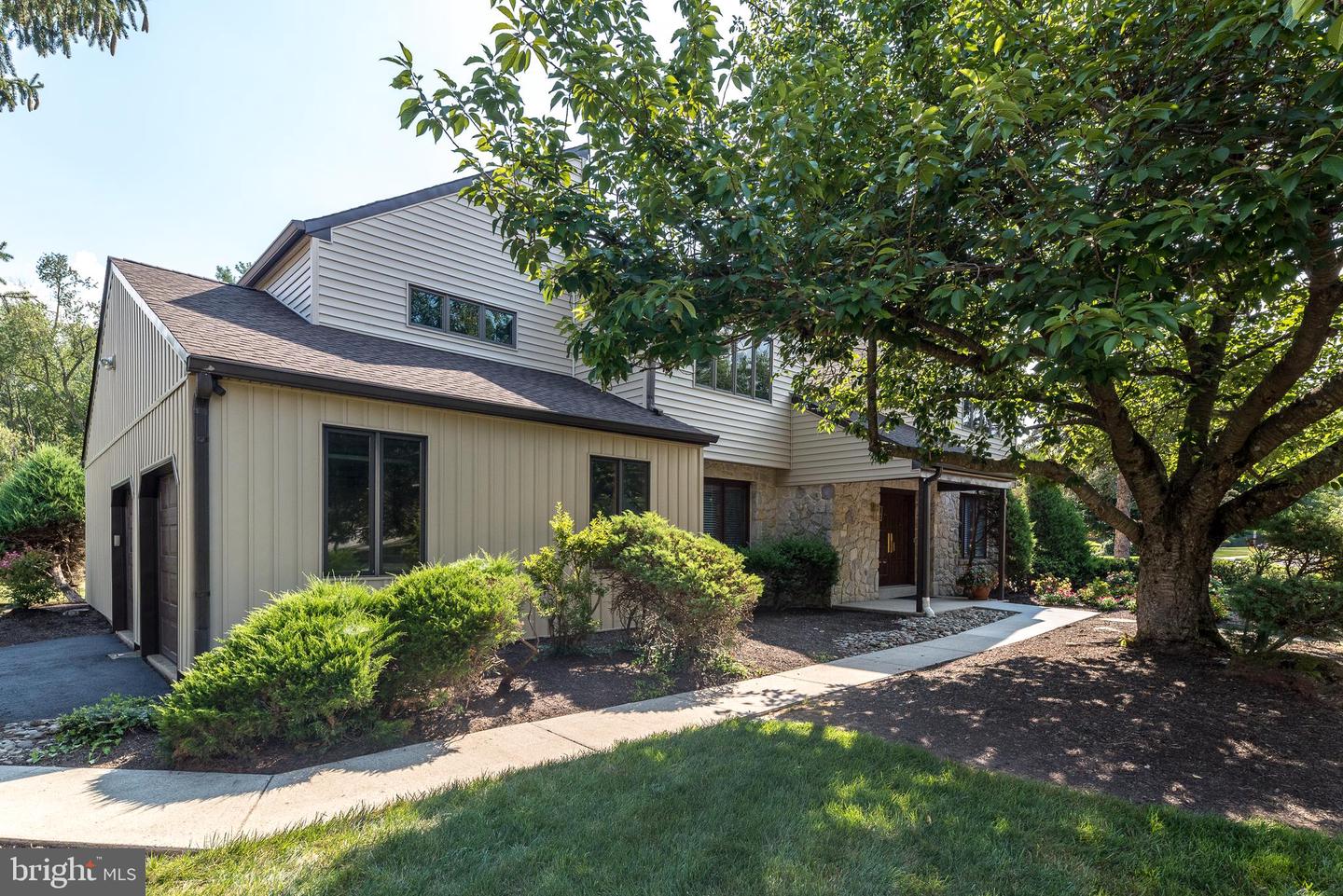 1419 Barton Dr