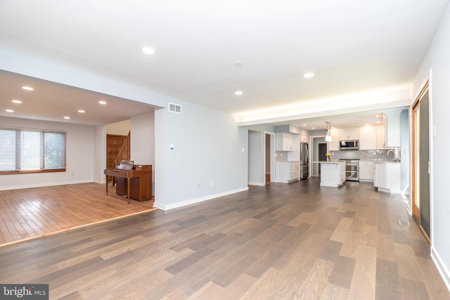 1419 Barton Dr