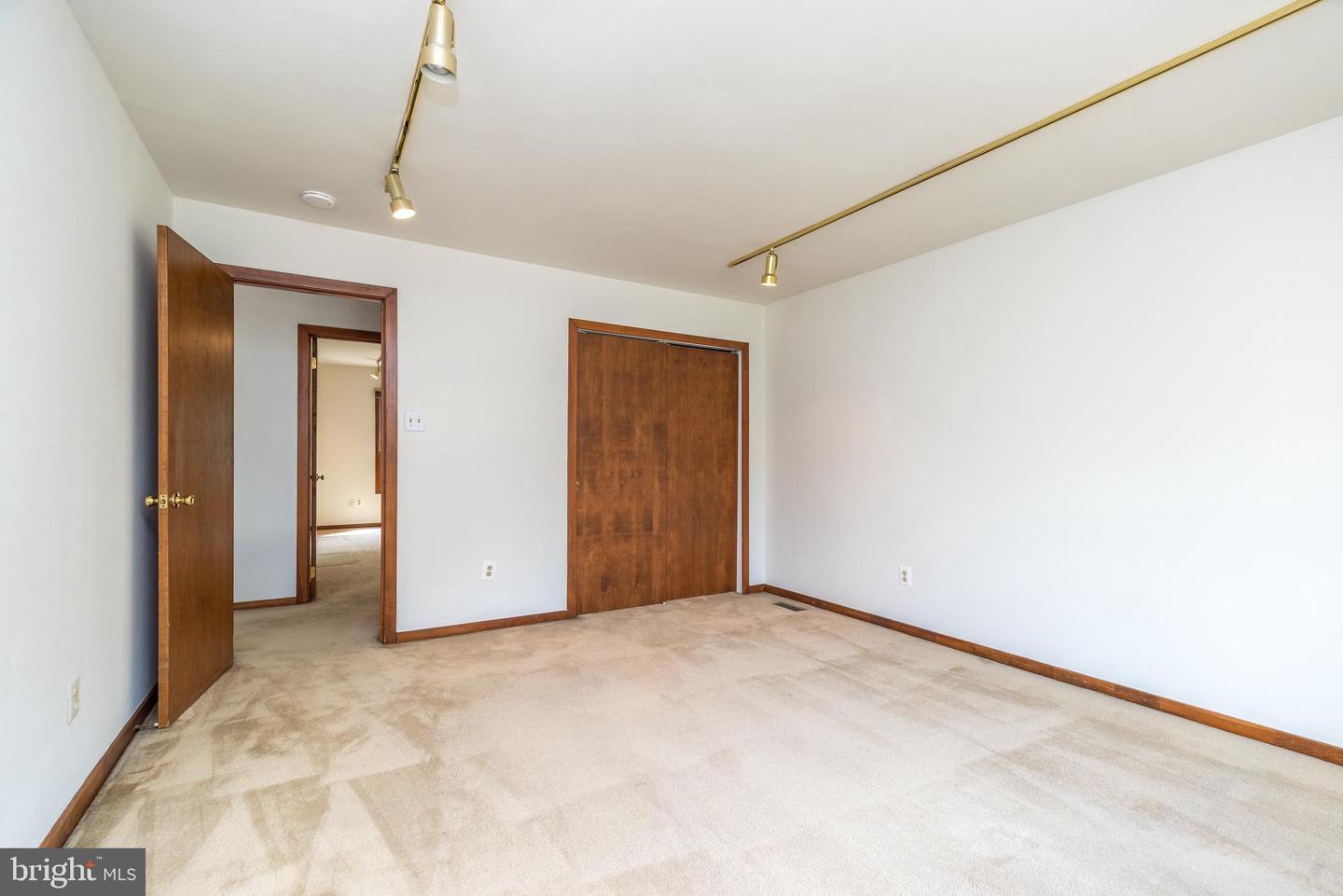 1419 Barton Dr