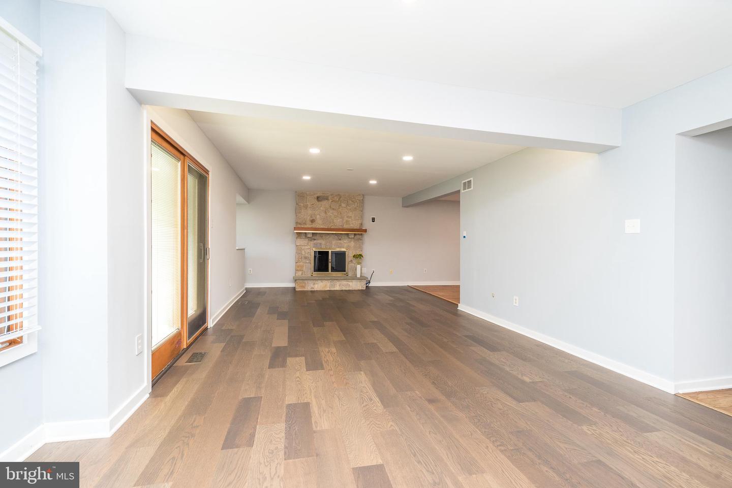 1419 Barton Dr