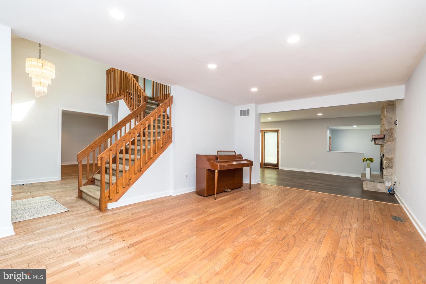 1419 Barton Dr