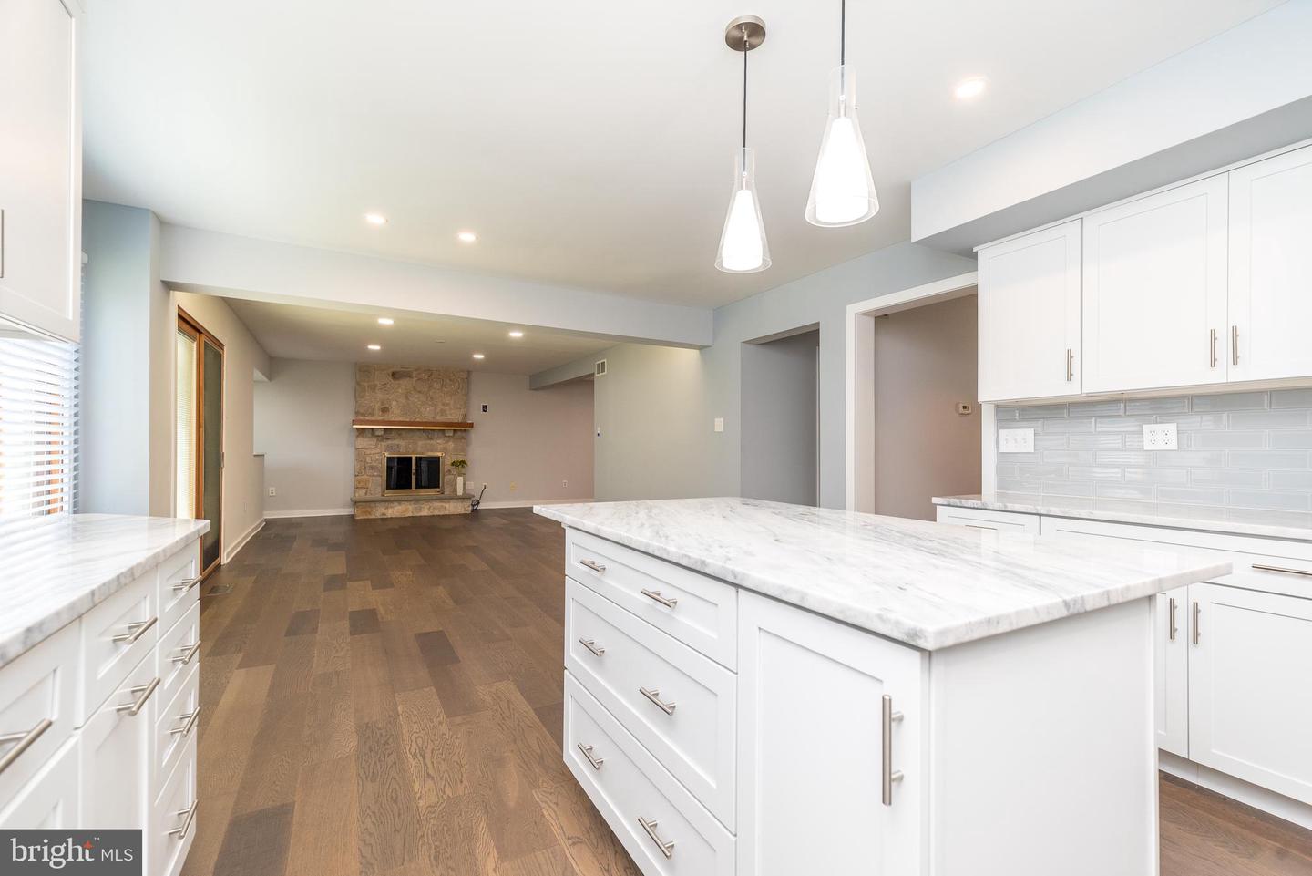 1419 Barton Dr