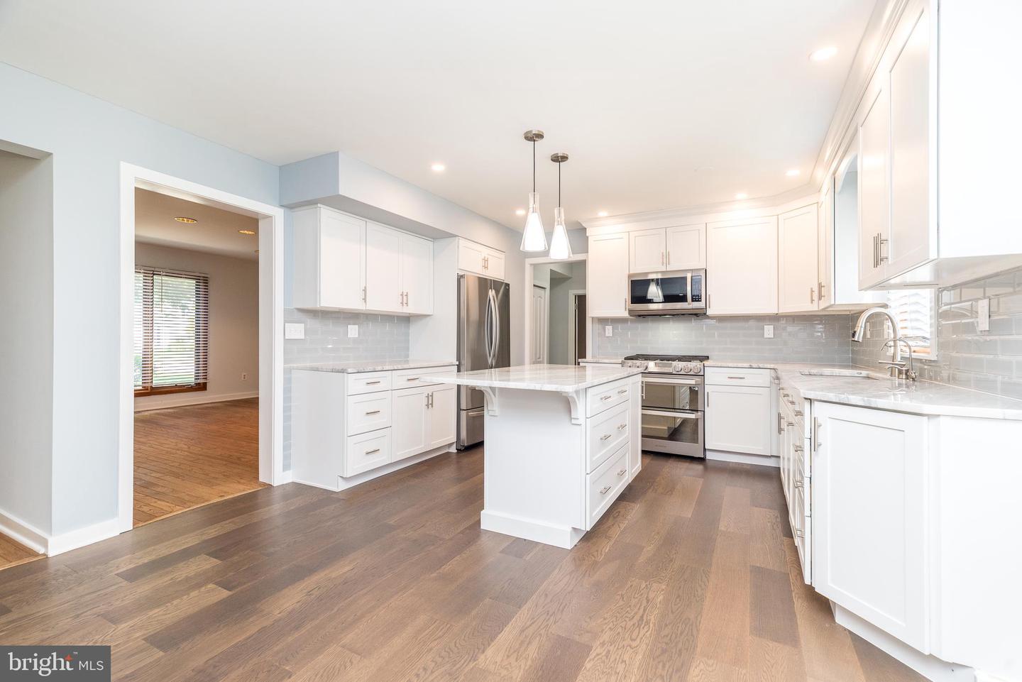 1419 Barton Dr