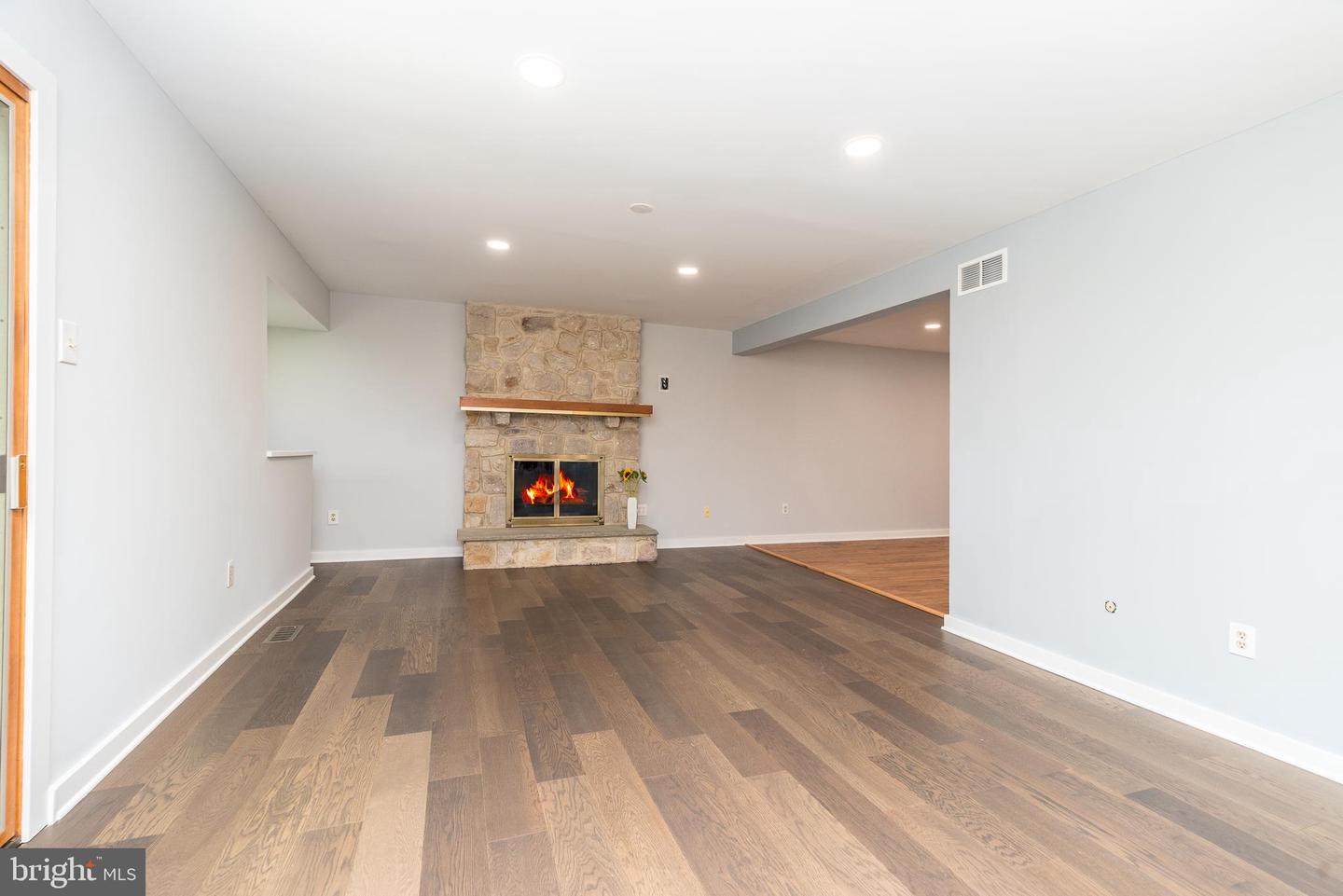 1419 Barton Dr