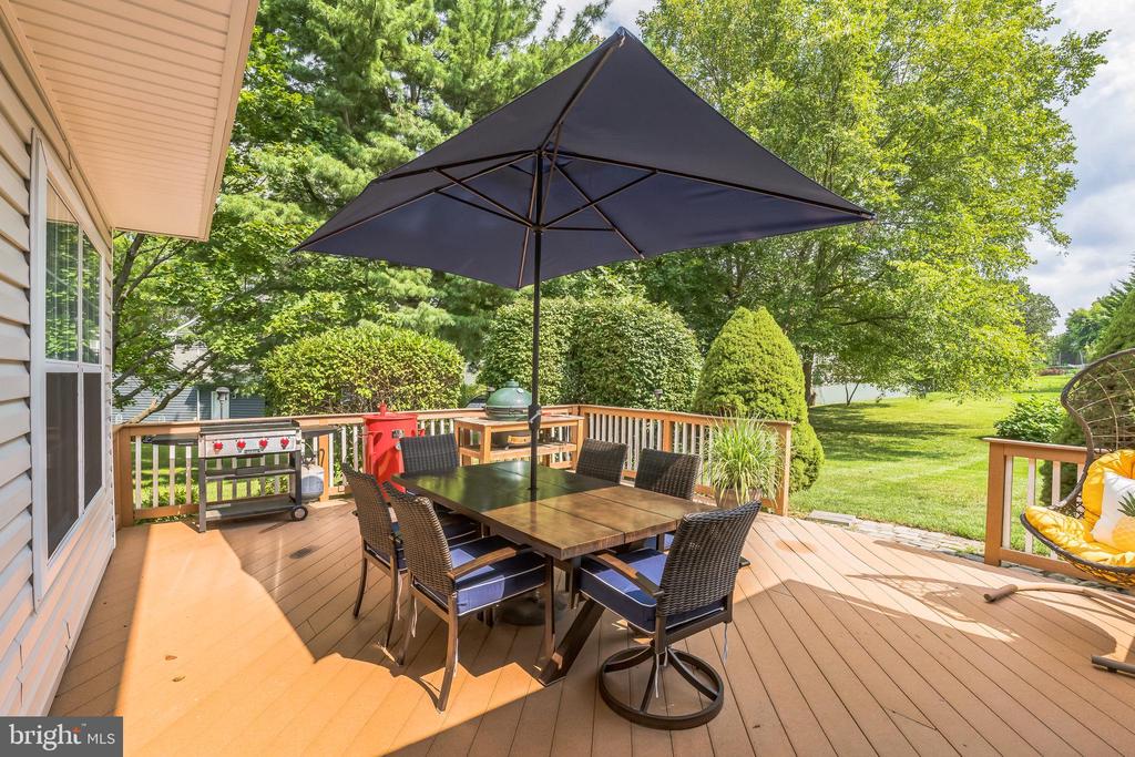 112 Bedford Ln