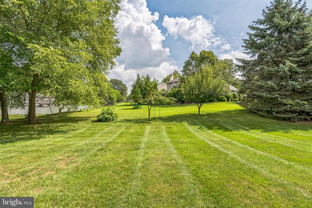 112 Bedford Ln