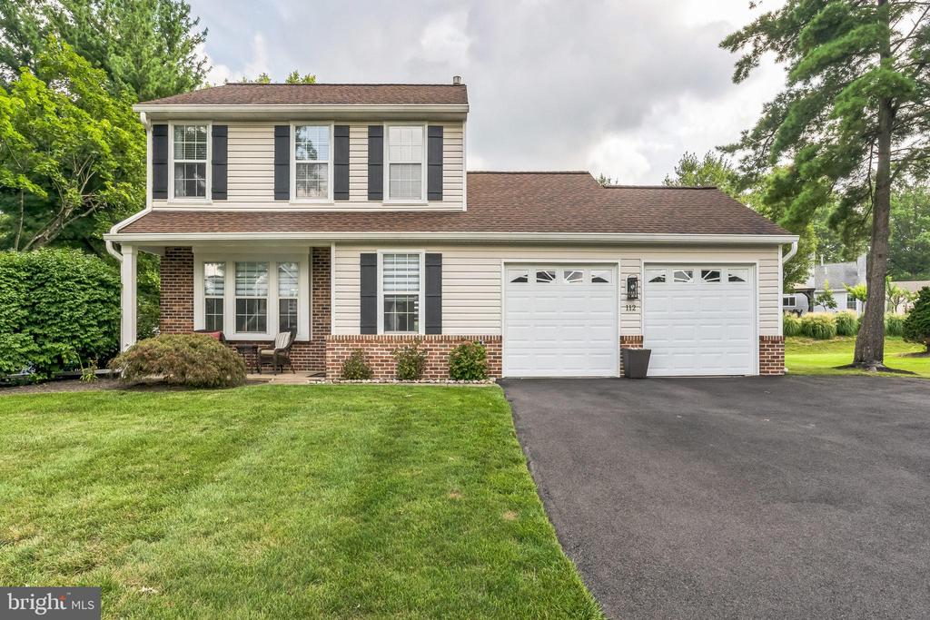 112 Bedford Ln