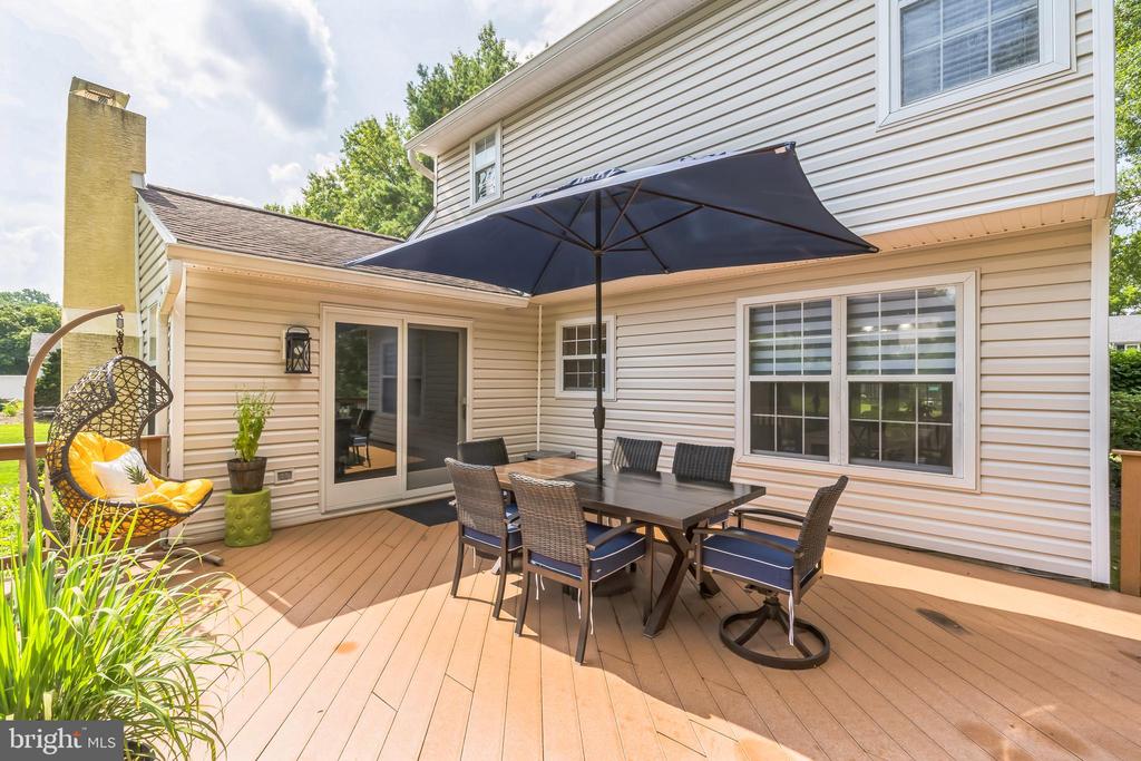 112 Bedford Ln