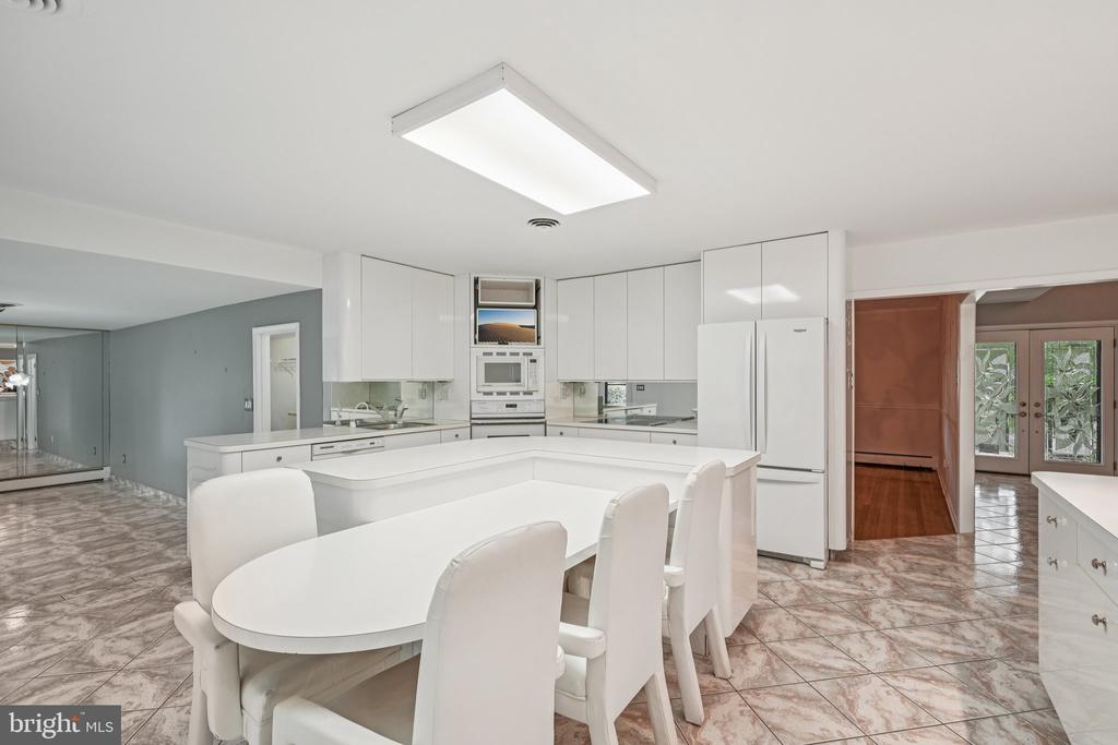 3617 Sipler Ln