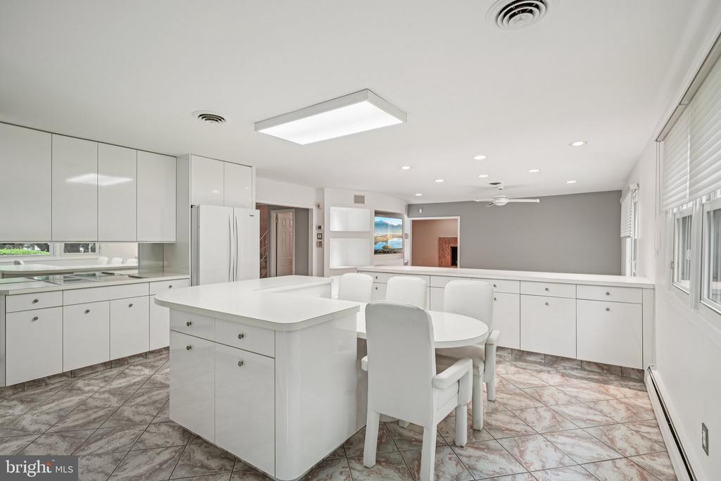3617 Sipler Ln