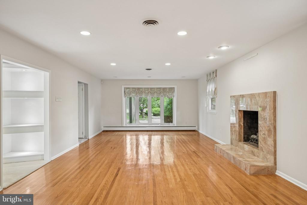 3617 Sipler Ln