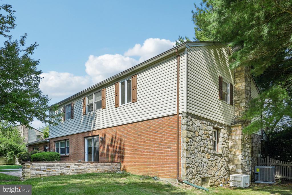 3617 Sipler Ln
