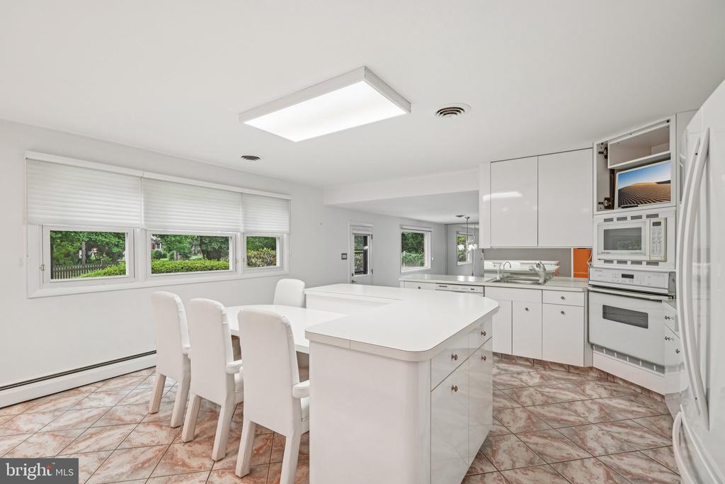 3617 Sipler Ln