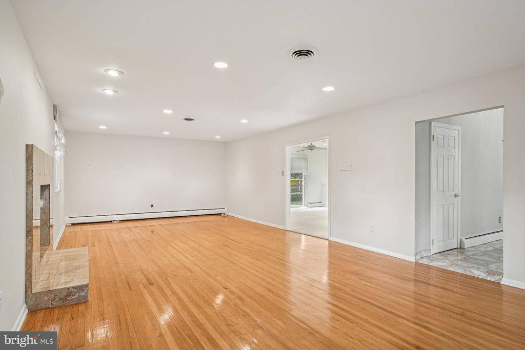 3617 Sipler Ln