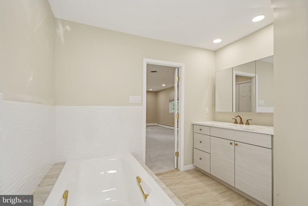 3617 Sipler Ln