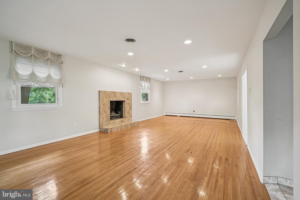 3617 Sipler Ln