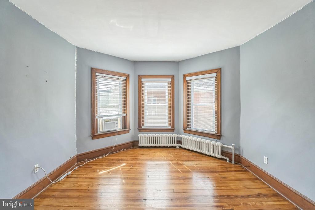 521 Columbia Ave