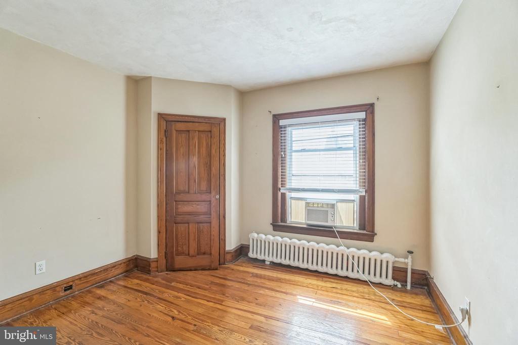 521 Columbia Ave