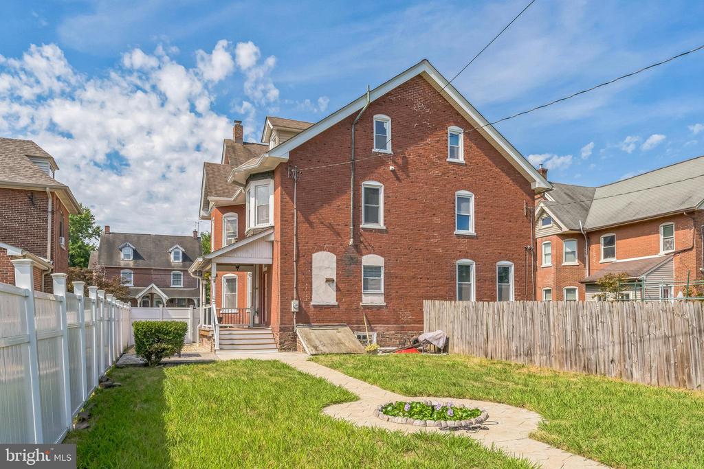 521 Columbia Ave