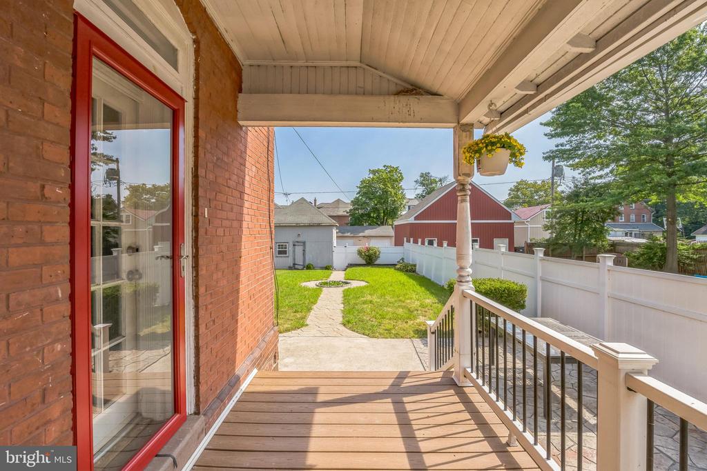 521 Columbia Ave