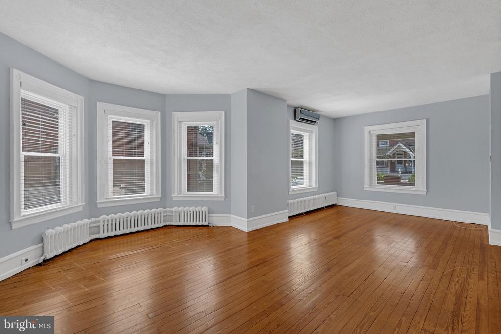 521 Columbia Ave