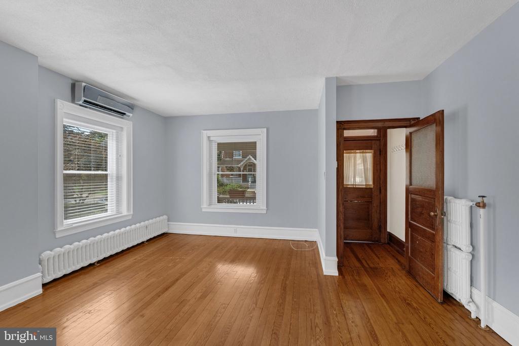 521 Columbia Ave