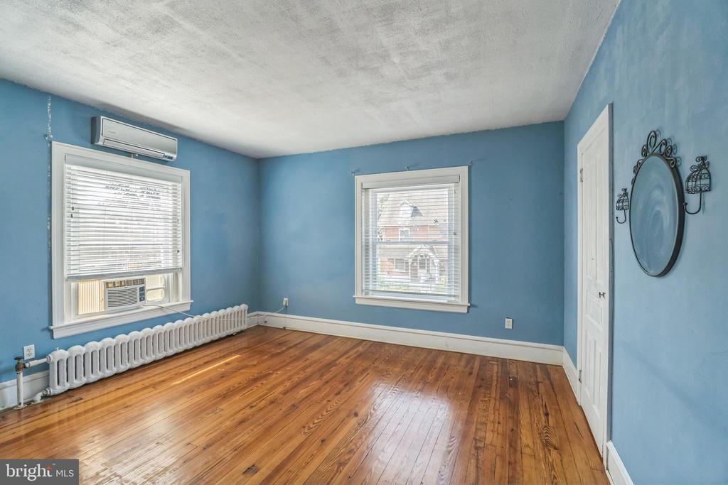 521 Columbia Ave
