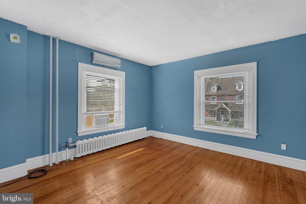 521 Columbia Ave