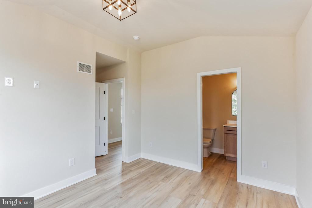 1236 BUTLER PIKE PIKE #UNIT 2