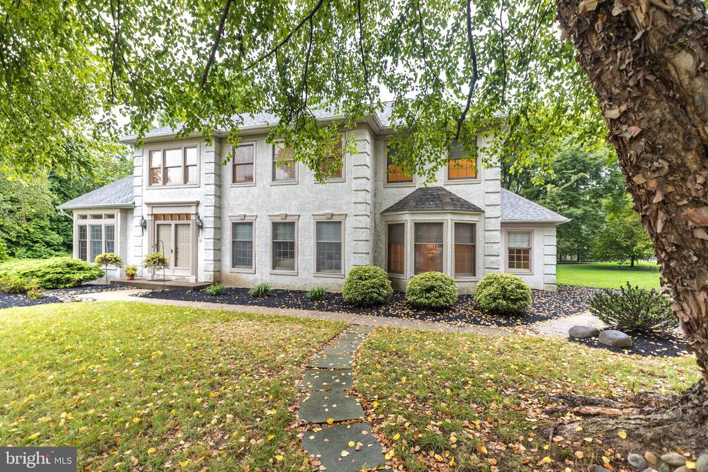 10 Shalimar Ln
