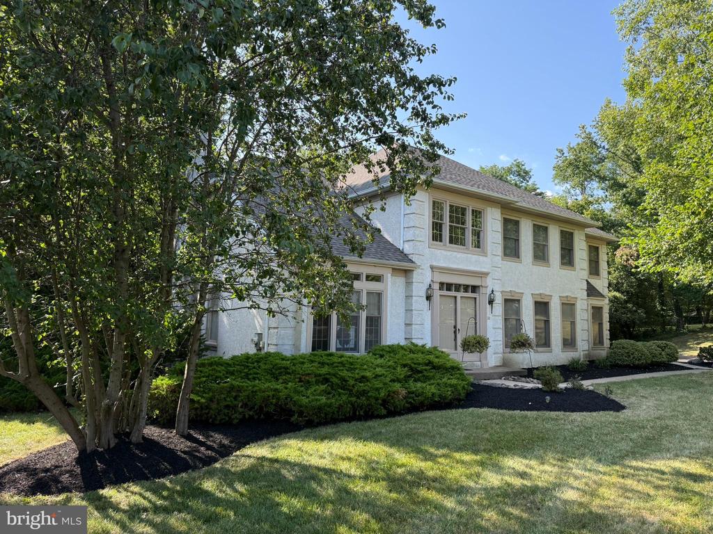 10 Shalimar Ln