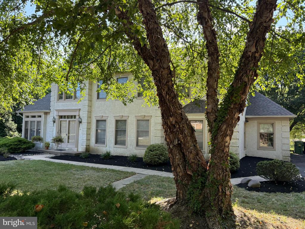 10 Shalimar Ln