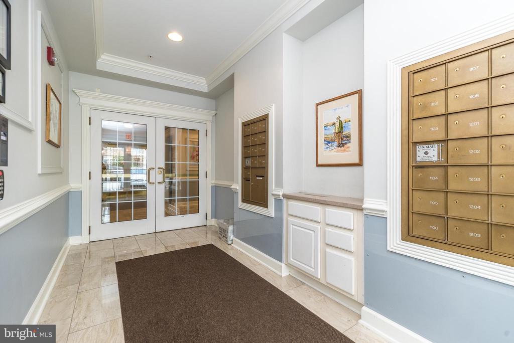 1303 LILAC COURT