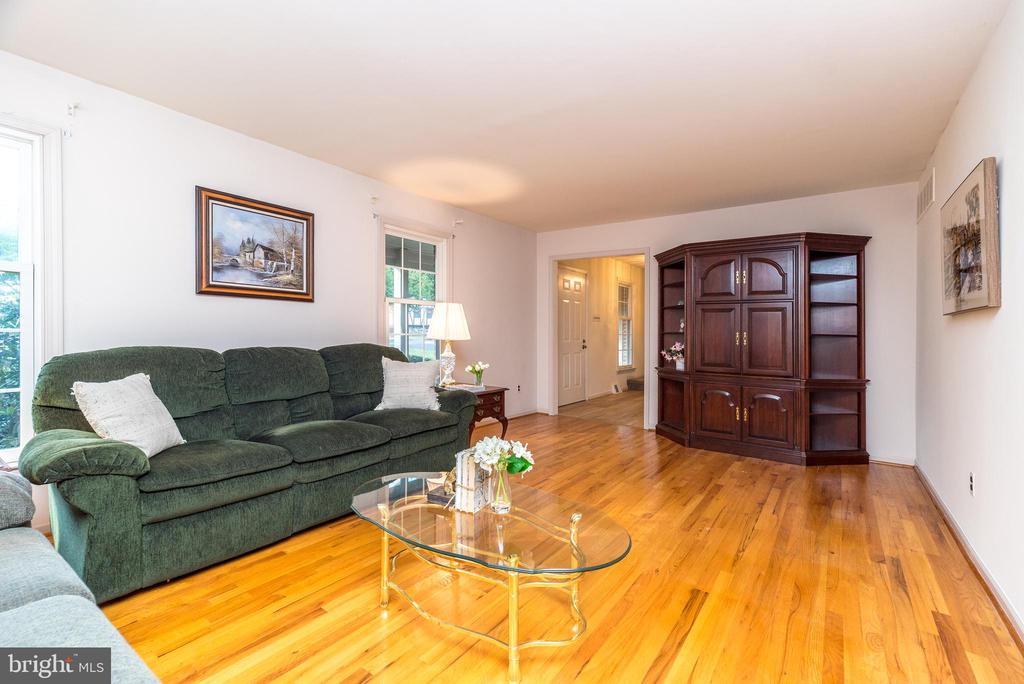 1423 SOUTHWIND WAY