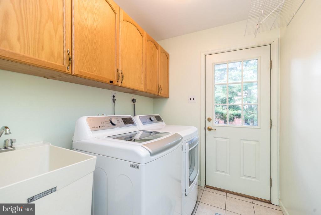 1423 SOUTHWIND WAY