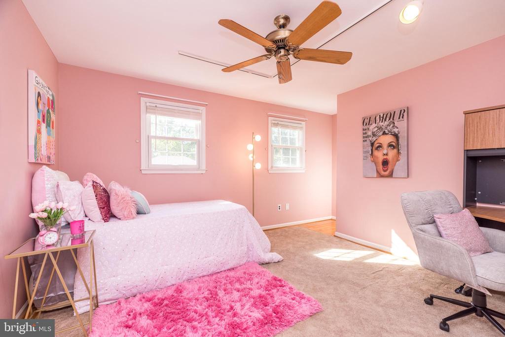 1423 SOUTHWIND WAY
