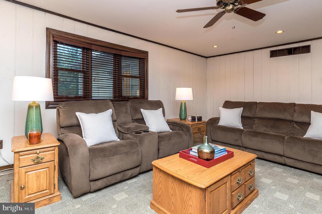 1423 SOUTHWIND WAY